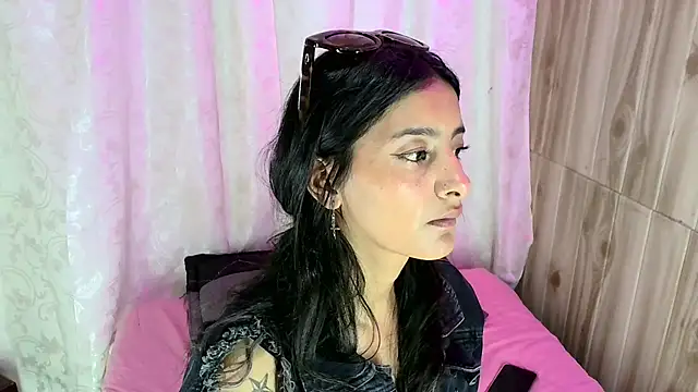 Snapshot of skinny_Yizz chatting on November 25, 3:45 pm skinny Yizz online show from November 25, 3:45 pm