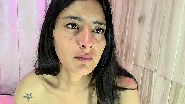 Snapshot of skinny_Yizz chatting on November 27, 8:20 pm skinny Yizz online show from November 27, 8:20 pm