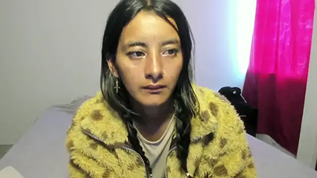 Snapshot of skinny_Yizz chatting on October 28, 7:35 pm skinny Yizz online show from October 28, 7:35 pm