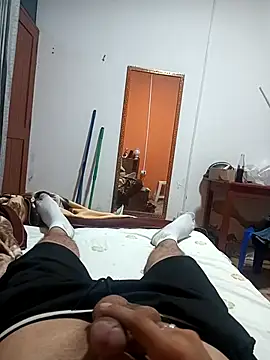 Snapshot of Lubraes chatting on October 31, 3:58 am Lubraes online show from October 31, 3:58 am