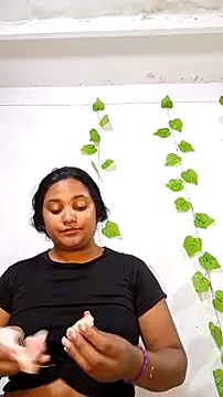 shayna all online show from October 24, 8:08 pm