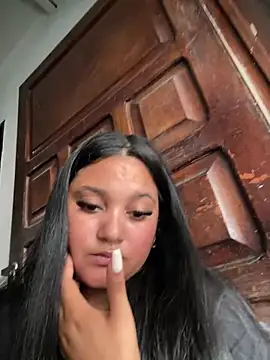 Snapshot of shayna_all chatting on April 22, 9:43 pm shayna all online show from April 22, 9:43 pm
