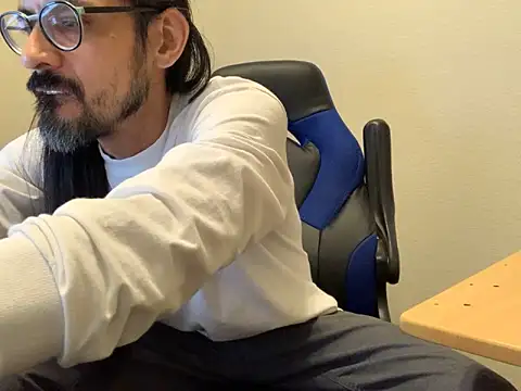 Youreherewithme online show from January 28, 8:47 am