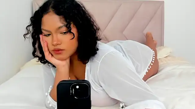 Dephne   online show from March 3, 12:28 pm