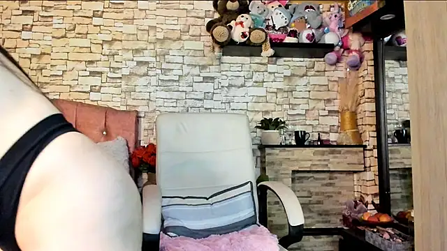 Snapshot of Carla_expit chatting on July 2, 12:33 am Carla expit online show from July 2, 12:33 am