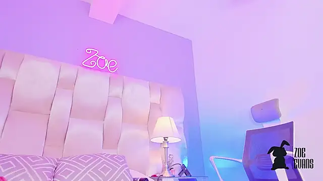 Zoe Evans  online show from December 2, 3:20 pm