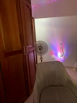 Snapshot of Miss_valeriaa chatting on October 31, 3:52 pm Miss valeriaa online show from October 31, 3:52 pm