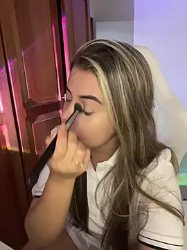 Snapshot of Miss_valeriaa chatting on June 18, 10:59 pm Miss valeriaa online show from June 18, 10:59 pm