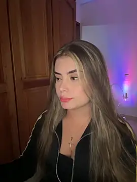 Snapshot of Miss_valeriaa chatting on November 27, 8:42 pm Miss valeriaa online show from November 27, 8:42 pm