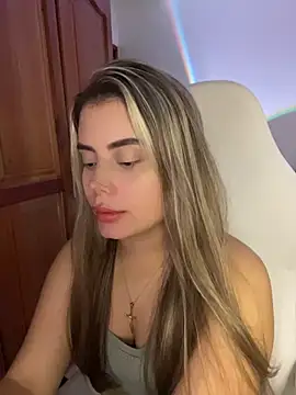 Snapshot of Miss_valeriaa chatting on July 6, 3:03 pm Miss valeriaa online show from July 6, 3:03 pm