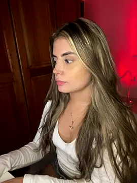 Snapshot of Miss_valeriaa chatting on December 13, 9:10 pm Miss valeriaa online show from December 13, 9:10 pm