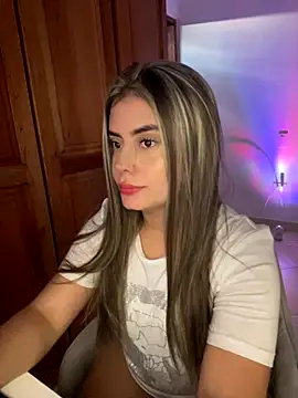 Snapshot of Miss_valeriaa chatting on November 22, 10:08 pm Miss valeriaa online show from November 22, 10:08 pm