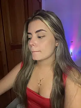 Snapshot of Miss_valeriaa chatting on November 28, 10:21 pm Miss valeriaa online show from November 28, 10:21 pm