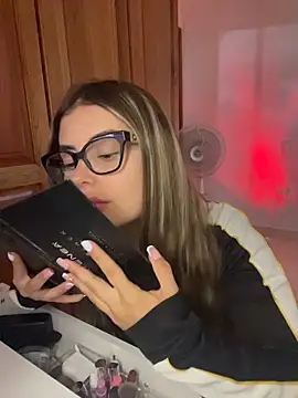 Miss valeriaa online show from April 3, 9:54 pm