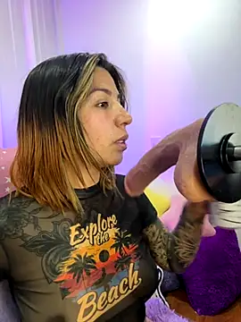 Snapshot of _antonella_dreamss chatting on October 5, 12:12 am antonella dreamss online show from October 5, 12:12 am