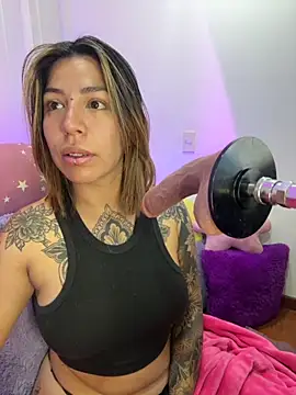 Snapshot of _antonella_dreamss chatting on September 17, 9:33 am antonella dreamss online show from September 17, 9:33 am