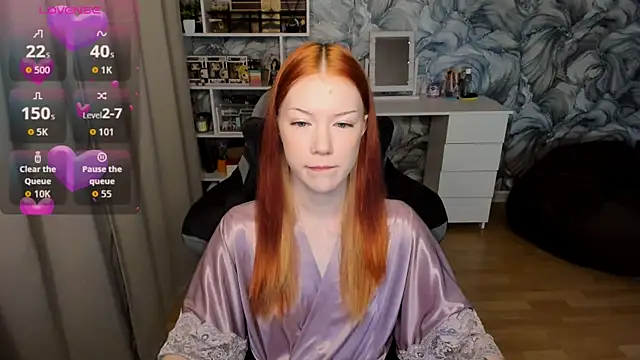 litl Mia online show from November 10, 4:23 pm