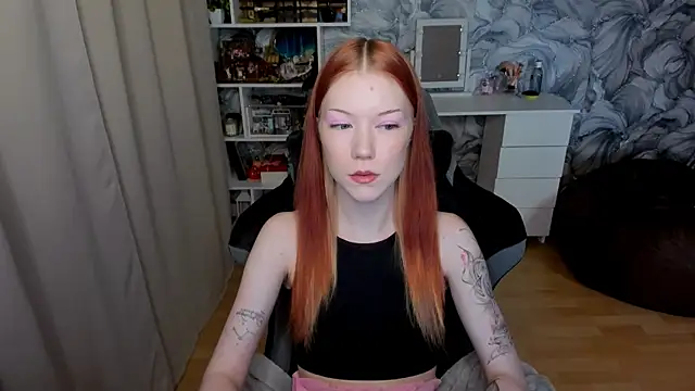 litl Mia online show from October 13, 3:24 pm