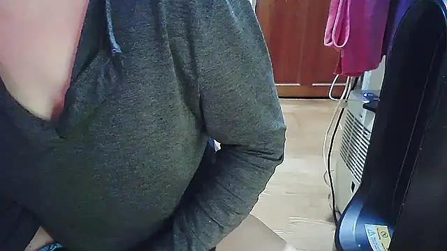 cindy01113520 online show from March 25, 5:34 pm