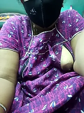 Snapshot of teddy-143 chatting on December 4, 6:40 pm teddy-143 online show from December 4, 6:40 pm