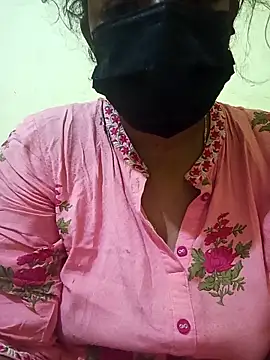 Snapshot of teddy-143 chatting on November 15, 7:07 pm teddy-143 online show from November 15, 7:07 pm