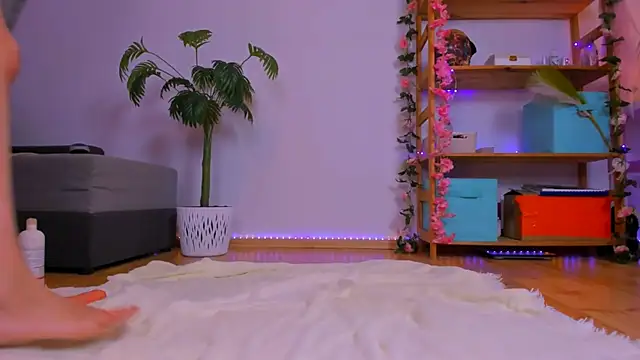 Snapshot of Teylor_Fly chatting on October 12, 5:09 am Teylor Fly online show from October 12, 5:09 am