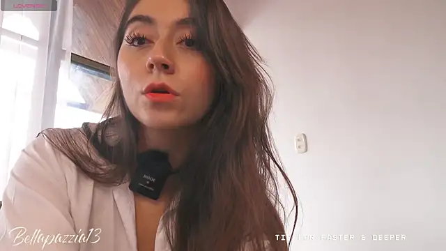 Snapshot of Bellapazzia chatting on October 7, 4:41 pm Bellapazzia online show from October 7, 4:41 pm