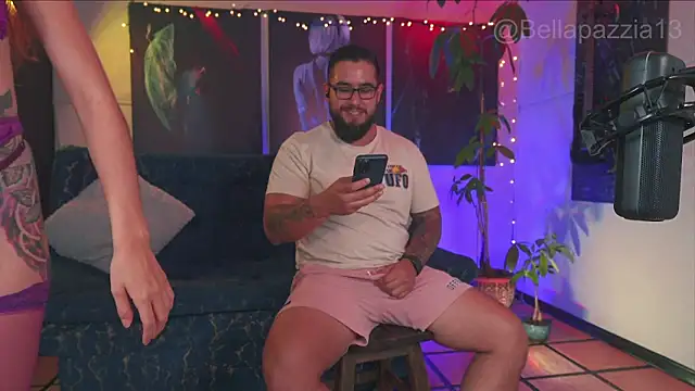 Snapshot of Bellapazzia chatting on January 22, 4:44 pm Bellapazzia online show from January 22, 4:44 pm