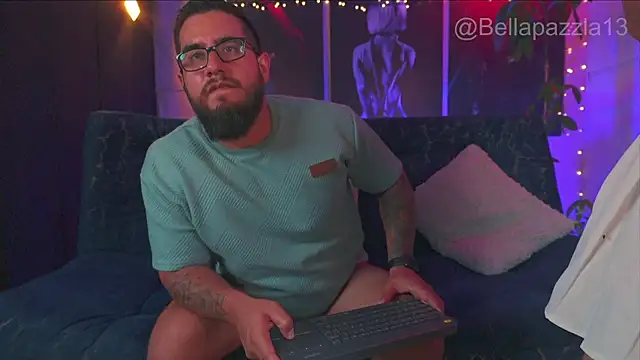 Snapshot of Bellapazzia chatting on February 12, 7:13 pm Bellapazzia online show from February 12, 7:13 pm