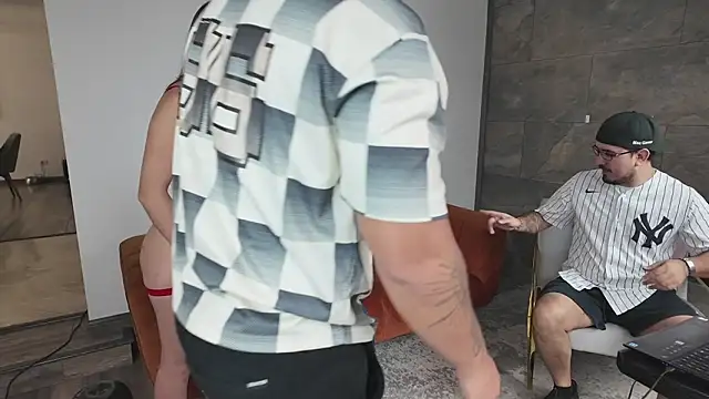 Bellapazzia online show from February 14, 5:35 pm