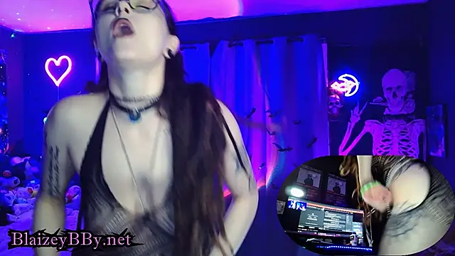 BlaizeyBBy online show from March 18, 9:23 am