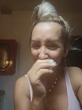 Snapshot of IsabelleEthan chatting on July 11, 12:00 am IsabelleEthan online show from July 11, 12:00 am