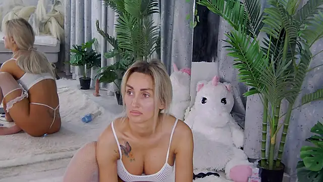 Snapshot of IsabelleEthan chatting on June 30, 12:32 am IsabelleEthan online show from June 30, 12:32 am