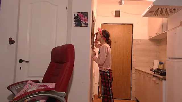 simyhvn online show from February 10, 5:06 am