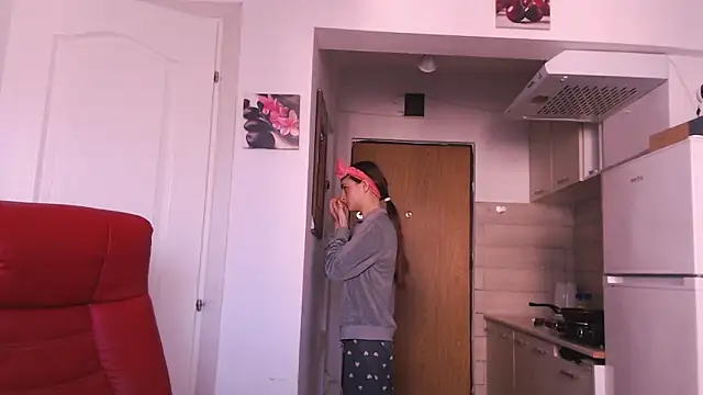 simyhvn online show from February 1, 7:17 am