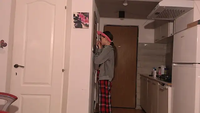 simyhvn online show from February 6, 8:10 am