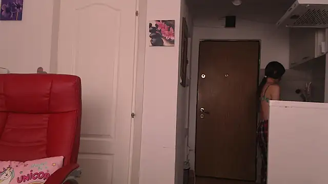 simyhvn online show from February 18, 10:55 am