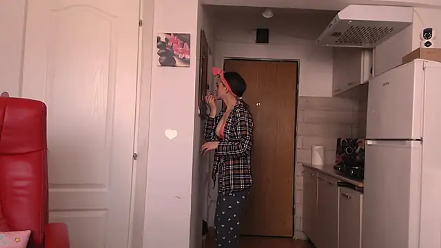 simyhvn online show from April 14, 8:19 am