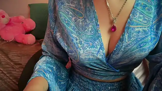 Queen Angelena online show from May 3, 5:23 am
