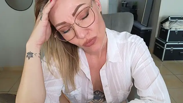 Sacha-xx online show from February 9, 12:47 pm