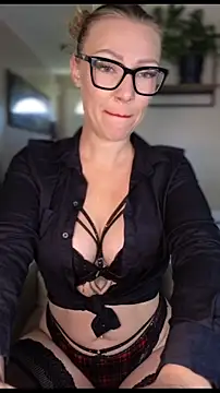 Sacha-xx online show from May 7, 9:12 am