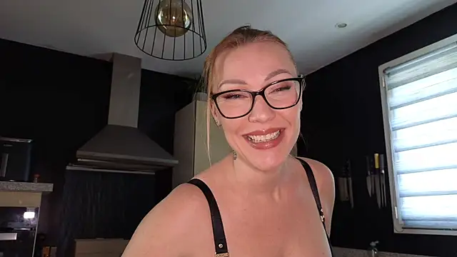 Sacha-xx online show from January 15, 12:52 pm