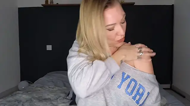 Sacha-xx online show from January 12, 3:08 pm