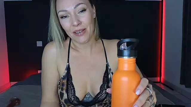 Sacha-xx online show from December 18, 2:54 pm