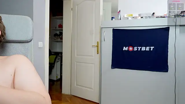 foxeslovefoxes online show from December 6, 2:44 pm
