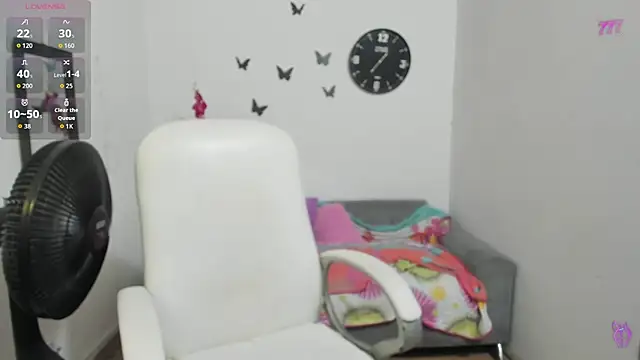 Snapshot of stepmother_105 chatting on April 22, 5:31 pm stepmother 105 online show from April 22, 5:31 pm