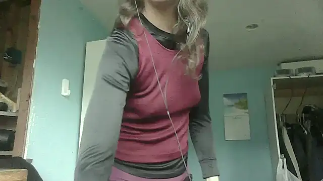 Snapshot of SexyRach75 chatting on September 15, 3:01 pm SexyRach75 online show from September 15, 3:01 pm