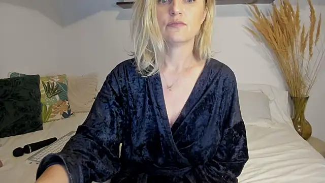 Jadore able online show from April 17, 2:36 am