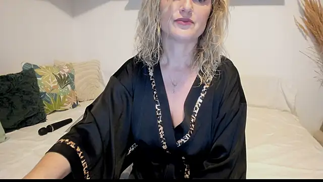 Jadore able online show from November 28, 2:56 am