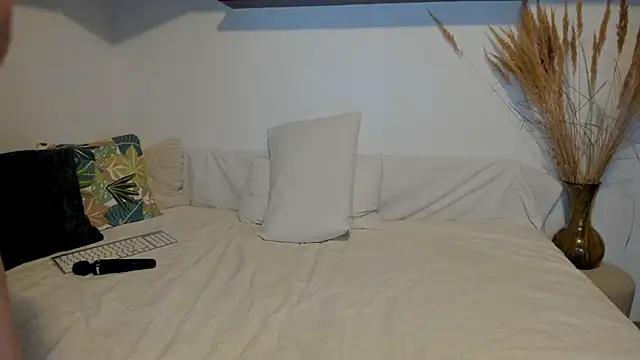 Snapshot of Jadore_able chatting on January 16, 2:37 am Jadore able online show from January 16, 2:37 am